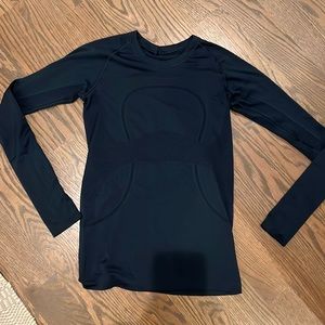 Swiftly Tech Long Sleeve Top in Navy